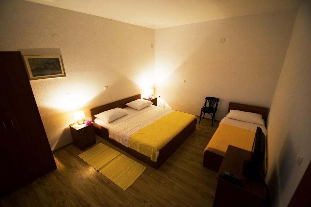 Apartments Zile ستاريغغاد باكلينتسا الغرفة الصورة