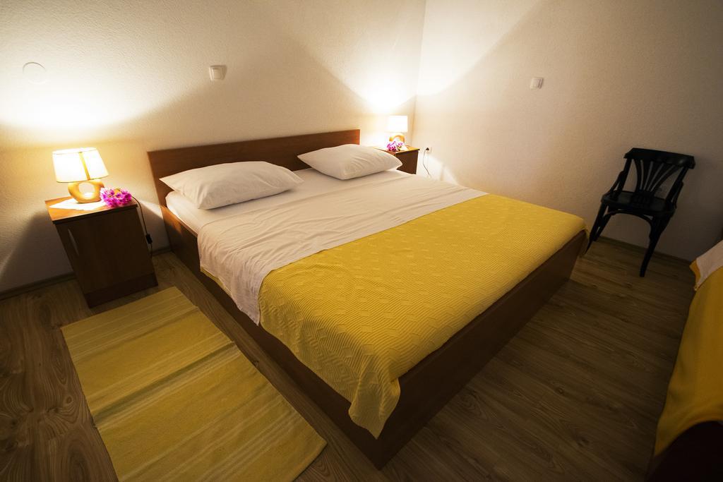 Apartments Zile ستاريغغاد باكلينتسا الغرفة الصورة