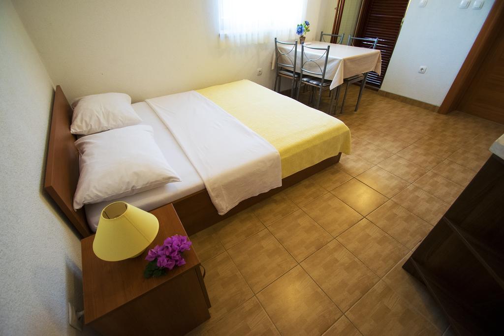 Apartments Zile ستاريغغاد باكلينتسا الغرفة الصورة