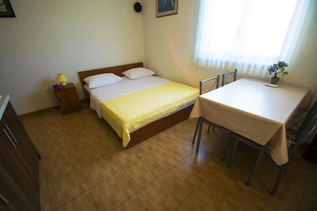 Apartments Zile ستاريغغاد باكلينتسا الغرفة الصورة