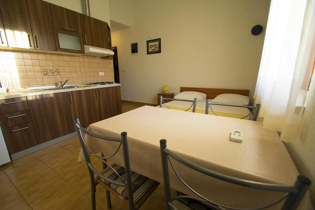 Apartments Zile ستاريغغاد باكلينتسا الغرفة الصورة